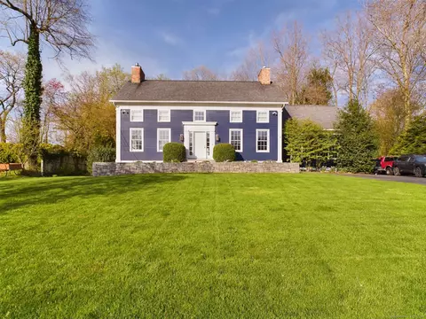 323 Glen Ridge Rd, Fairfield, CT 06825
