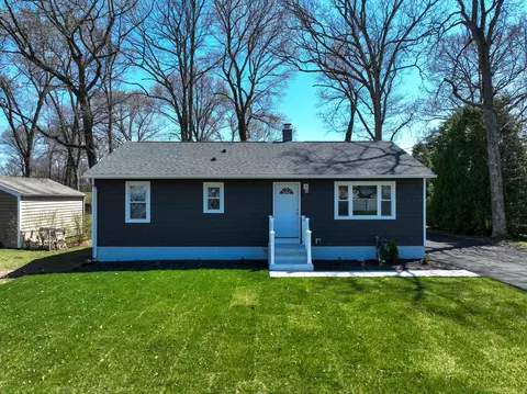 68 Parkview Dr, Southington, CT 06479