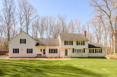 14 Woodcliff Dr, Simsbury, CT 06070