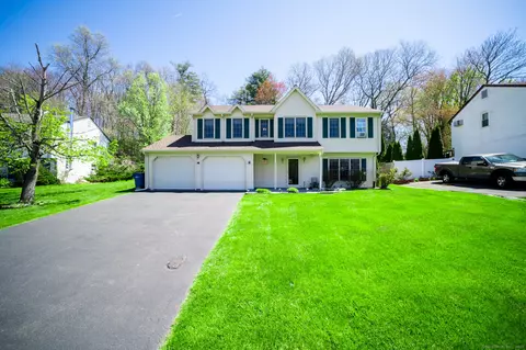 32 Joshua Hl, Windsor, CT 06095