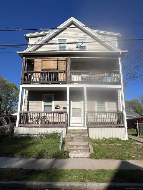 11 Putnam St, Meriden, CT 06450