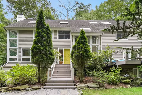 1576 Long Ridge Rd, Stamford, CT 06903