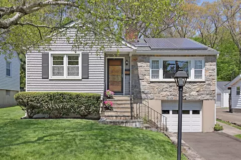 17 Applebee Rd, Stamford, CT 06905