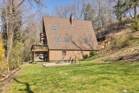 76 Hotchkiss Ave, Thomaston, CT 06787