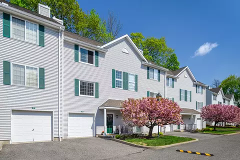14 South St #37, Danbury, CT 06810