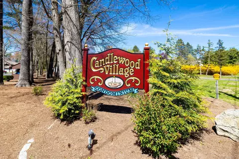 196 Candlewood Dr #196, Enfield, CT 06082