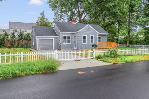52 Terrace Ave, Hamden, CT 06517