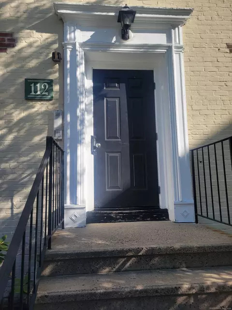 112 Woodside Green 2b, Stamford, CT 06901