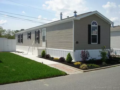 33 Ella Cir, Milford, CT 06460