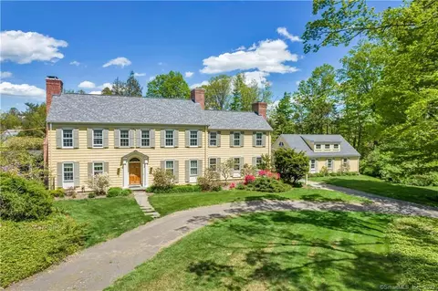 25 Fairgrounds Rd, Woodbridge, CT 06525