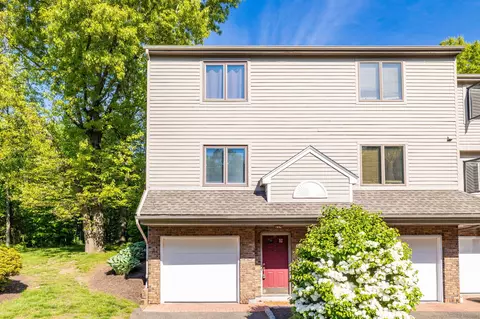 882 N Colony Rd #57, Meriden, CT 06450