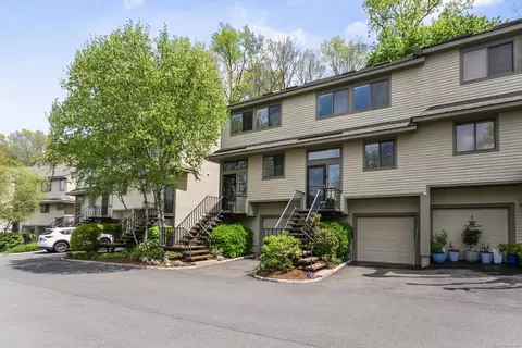 2435 Bedford St #9B, Stamford, CT 06905