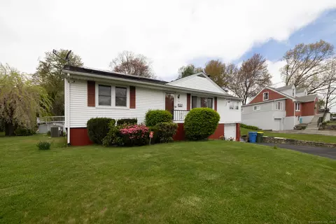 33 Whitewood Rd, Waterbury, CT 06708