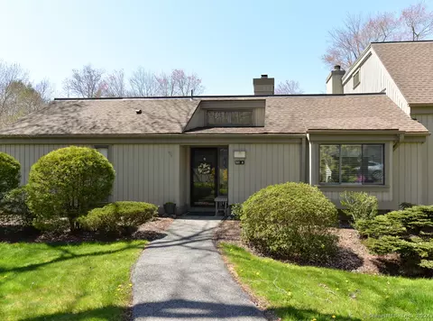 581 Heritage Vlg #A, Southbury, CT 06488