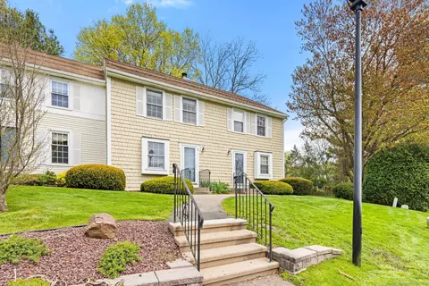 2 Hubbard Run Dr #2, Glastonbury, CT 06033