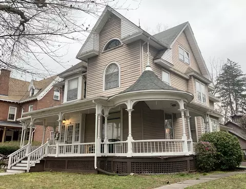 138 Curtis St, Meriden, CT 06450