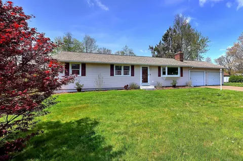 6 Papa Ln, North Haven, CT 06473