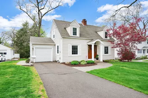 9 Victory St, Enfield, CT 06082