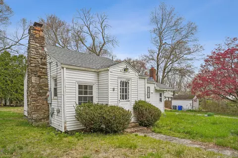 8 Autumn Trl, Coventry, CT 06238