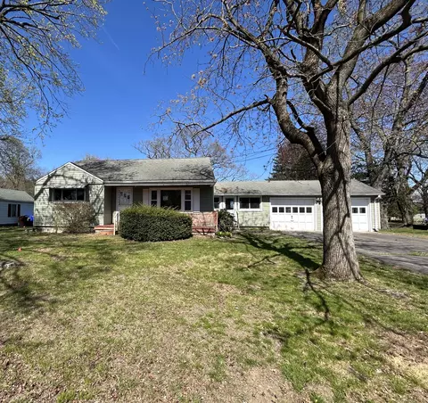 371 Elm St, Enfield, CT 06082