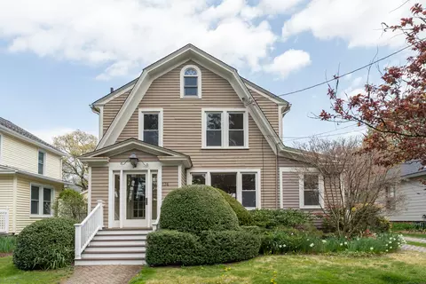 174 Greenway St, Hamden, CT 06517