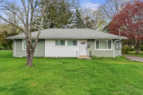 40 Marilyn Dr, Bridgeport, CT 06606