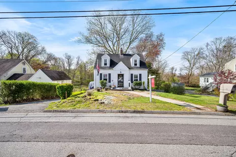 17 Sunset Ave, Norwich, CT 06360