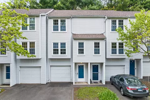 380 Hitchcock Rd #42, Waterbury, CT 06705