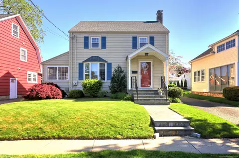 430 Allyndale Dr, Stratford, CT 06614