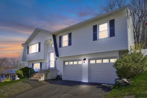 89 Ferrone Ave, Waterbury, CT 06705