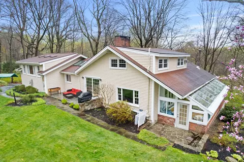 94 Delaware Rd, Easton, CT 06612