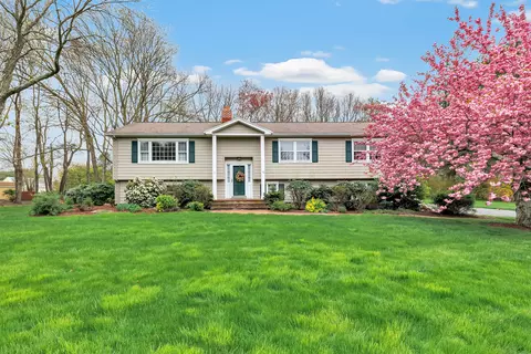 10 Cayer Cir, Shelton, CT 06484