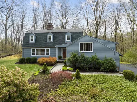28 Bittersweet Trl, Wilton, CT 06897