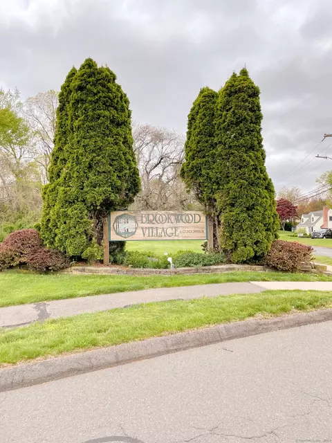 75 Brookwood Dr #A, Rocky Hill, CT 06067