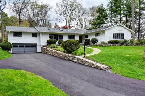 37 Wendy Ln, West Hartford, CT 06117