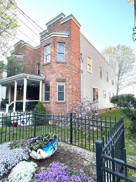 30-32 Mortson St, Hartford, CT 06106