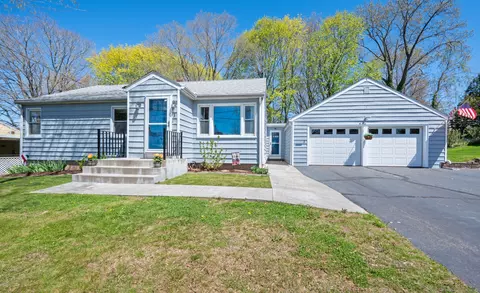 3 Prout St, Portland, CT 06480