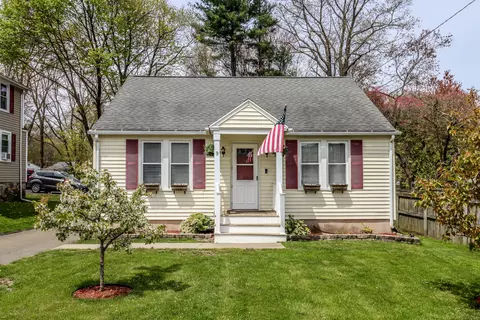 9 Belmont Cir, Danbury, CT 06810