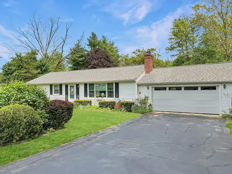 24 Clear View Dr, Brooklyn, CT 06234