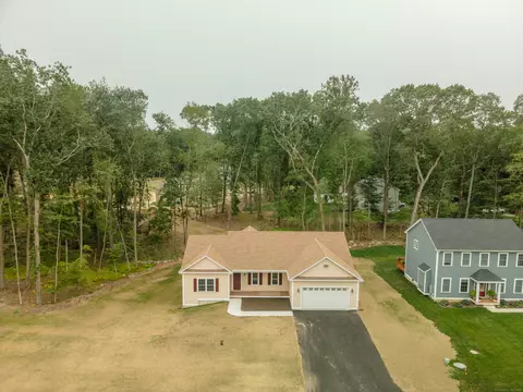 4 Martys Way, Ledyard, CT 06335