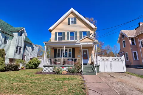 37 Wallace St, West Haven, CT 06516