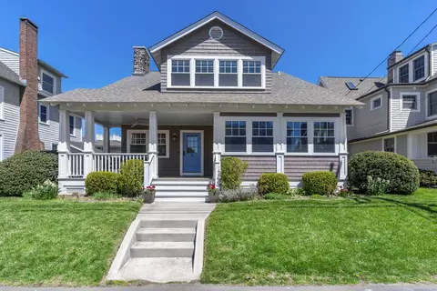 18 Island View Ave, Branford, CT 06405