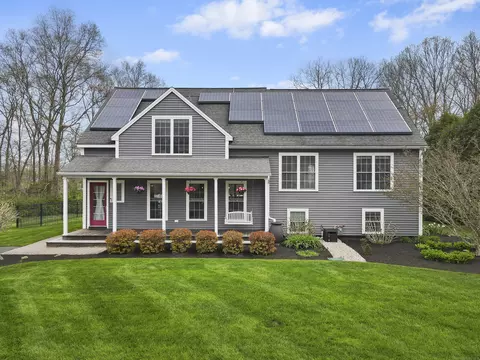 4 Devon Dr, Stonington, CT 06379