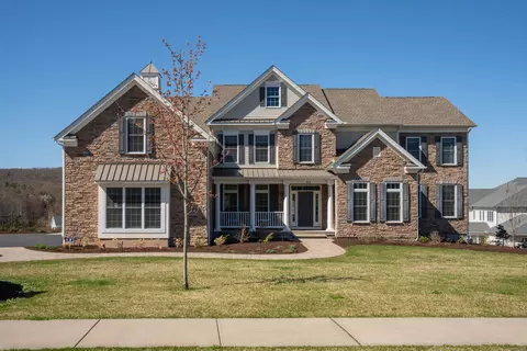 204 Penwood Xing, Glastonbury, CT 06033
