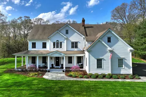 45 Surrey Ln, Trumbull, CT 06611