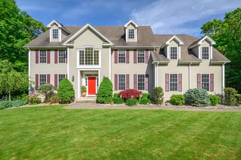 44 Marlin Rd, Newtown, CT 06482