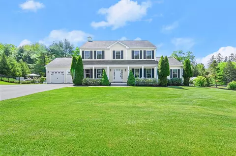 3 Galloping Hill Rd, Bethel, CT 06801