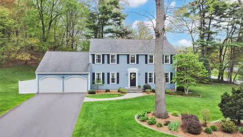 136 Belle Woods Dr, Glastonbury, CT 06033