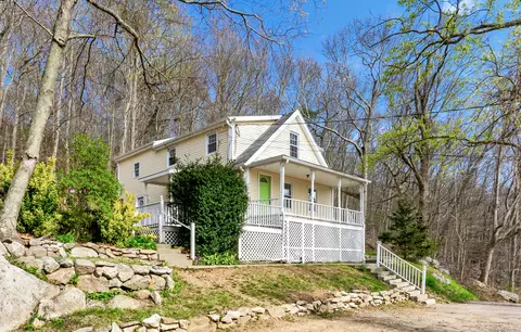 993 Pleasant Valley Rd N, Groton, CT 06340