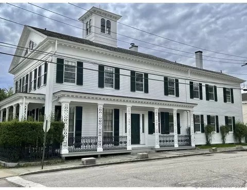25 High St, Stonington, CT 06378